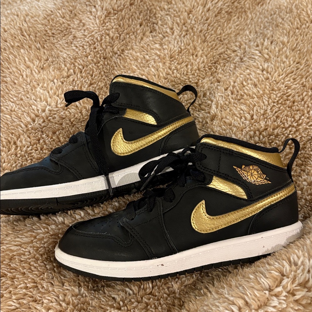 Jordan 1 Mid Black and White Kids' Sneakers